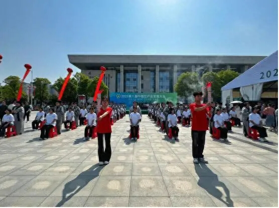 南阳宛城：仲景灸圣火传递 中医药文化热潮
