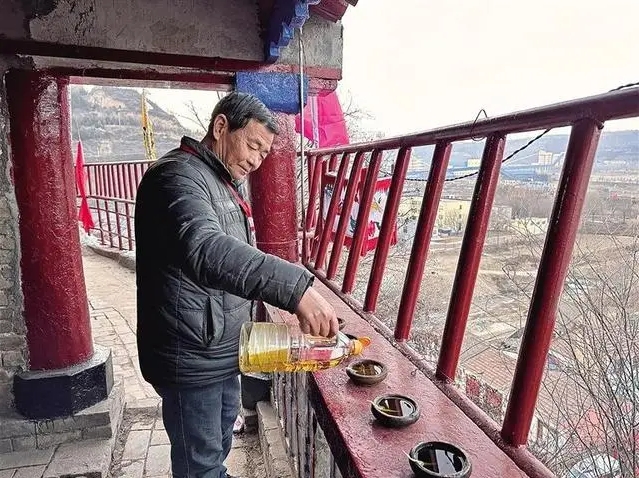 杨小平：保护非遗 点亮心灯